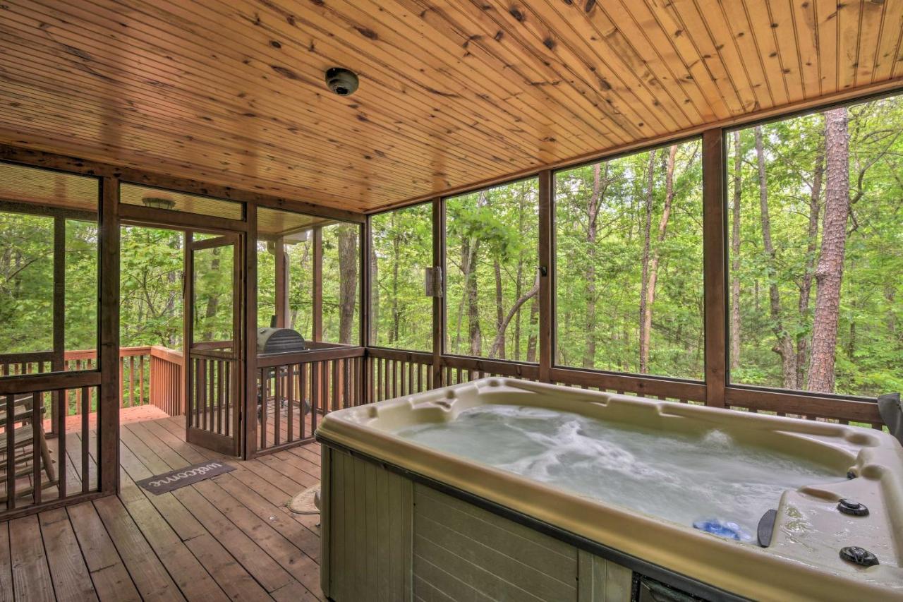 The Honeybee Cabin With Private Porch And Hot Tub Clarkesville ภายนอก รูปภาพ