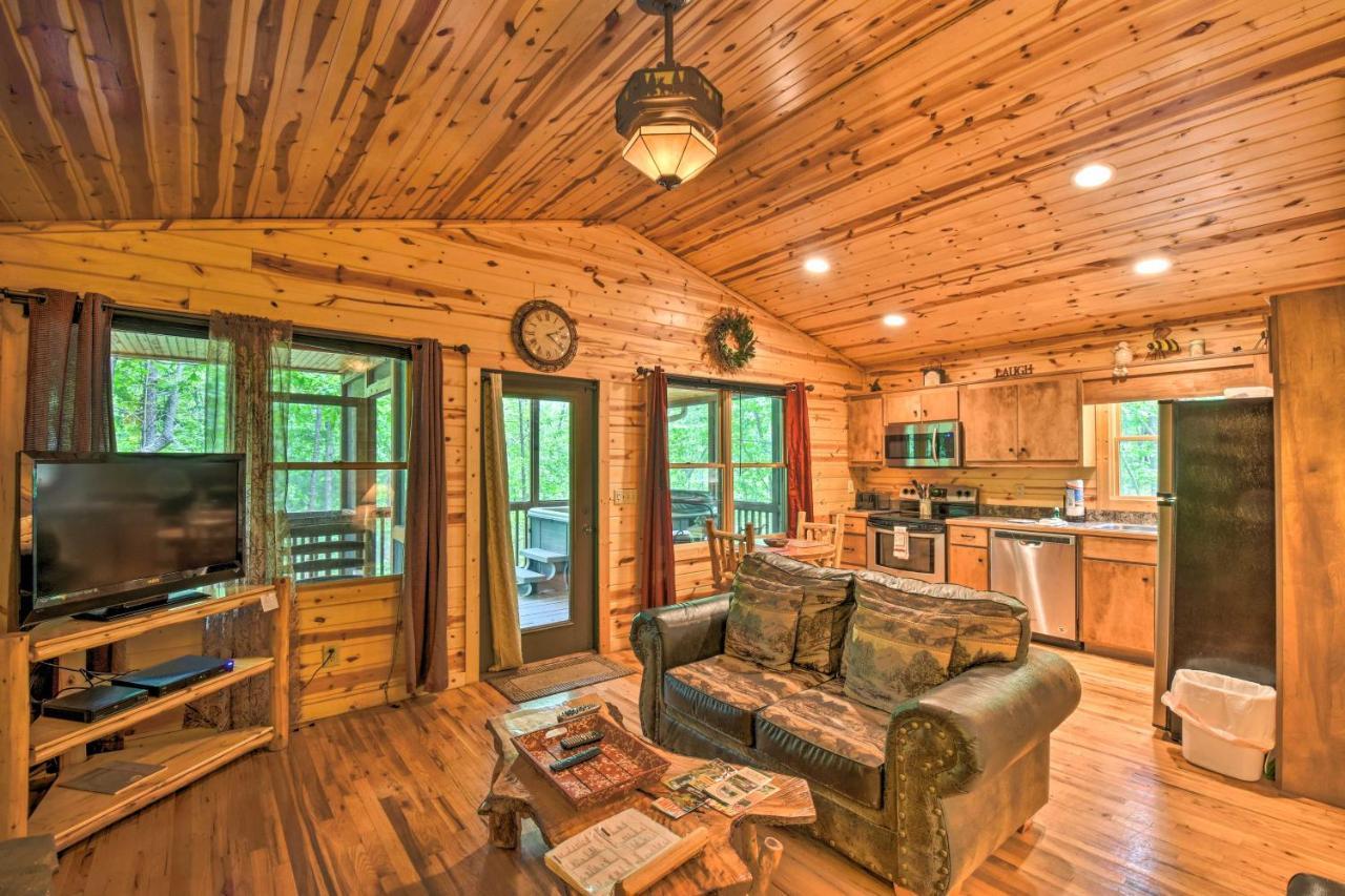 The Honeybee Cabin With Private Porch And Hot Tub Clarkesville ภายนอก รูปภาพ