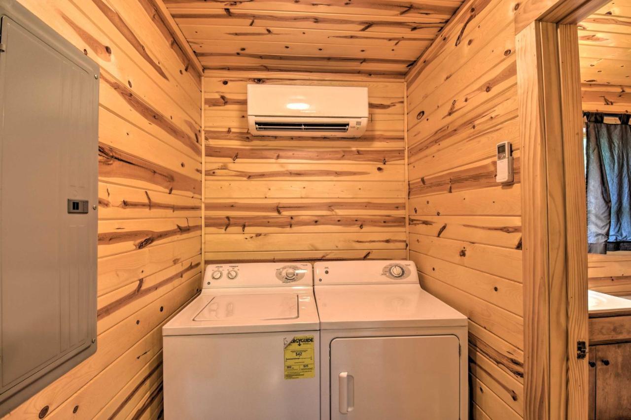 The Honeybee Cabin With Private Porch And Hot Tub Clarkesville ภายนอก รูปภาพ
