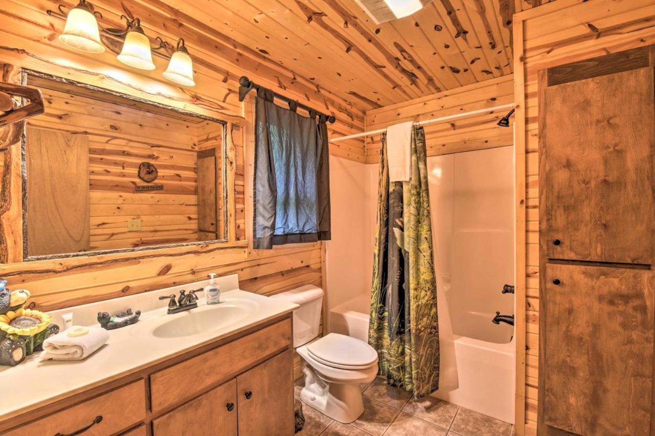 The Honeybee Cabin With Private Porch And Hot Tub Clarkesville ภายนอก รูปภาพ