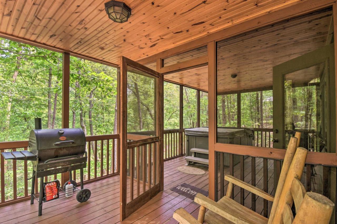 The Honeybee Cabin With Private Porch And Hot Tub Clarkesville ภายนอก รูปภาพ