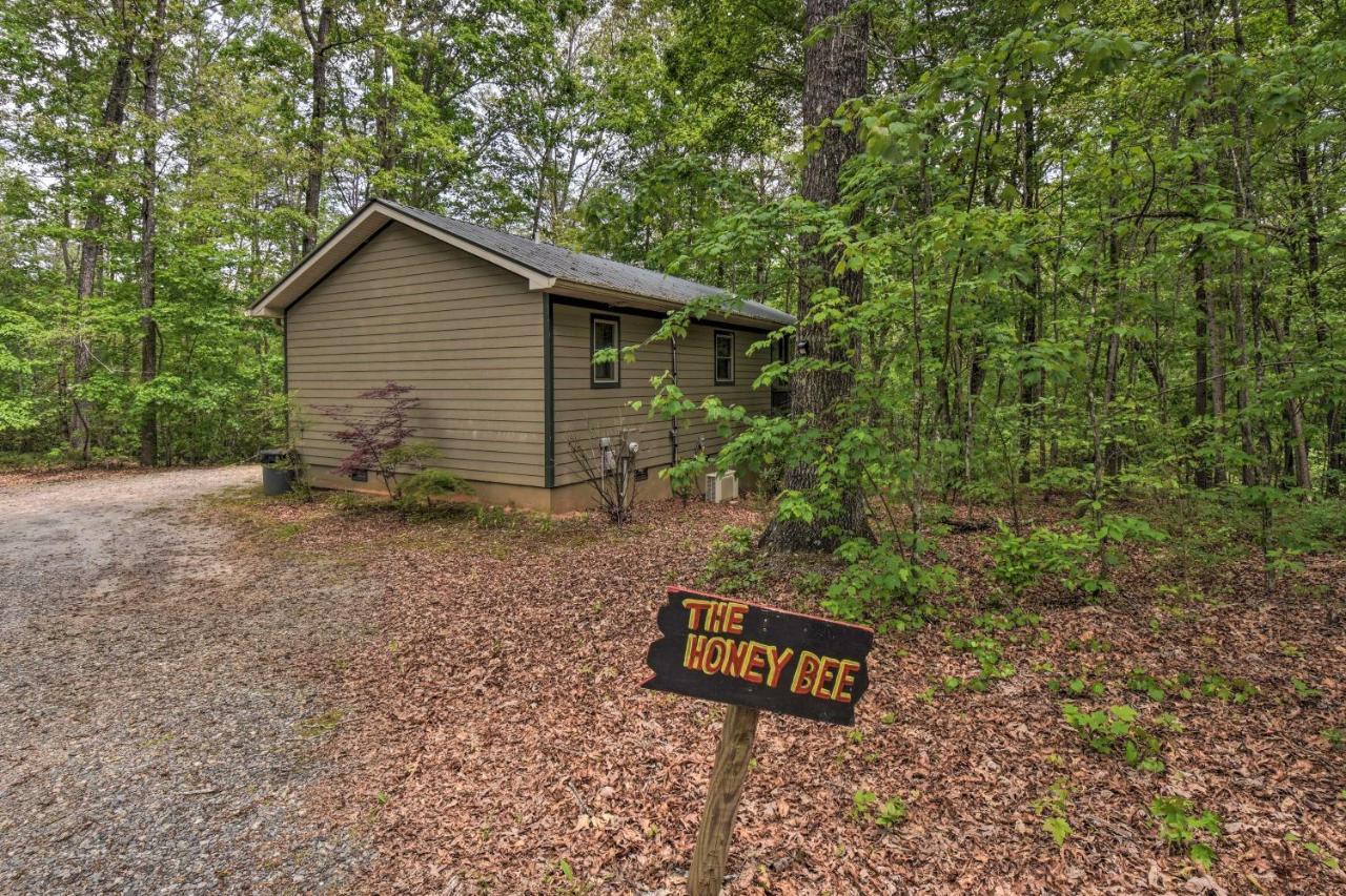 The Honeybee Cabin With Private Porch And Hot Tub Clarkesville ภายนอก รูปภาพ