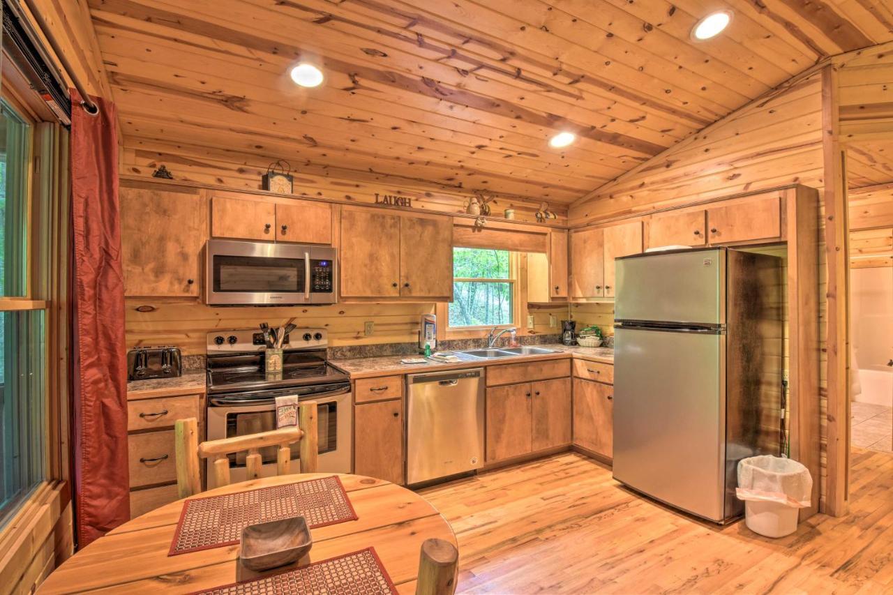 The Honeybee Cabin With Private Porch And Hot Tub Clarkesville ภายนอก รูปภาพ